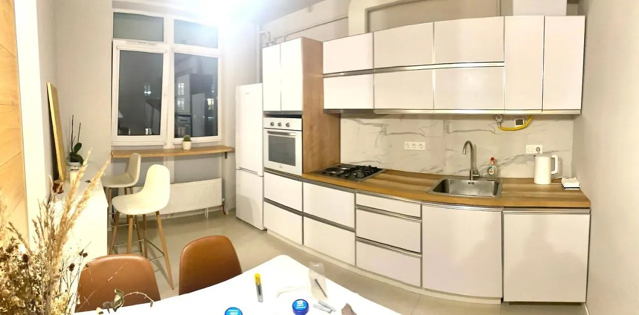 Квартира В Авалон На Вулиці Чорновола 16Є Новобудова Lviv Apartment